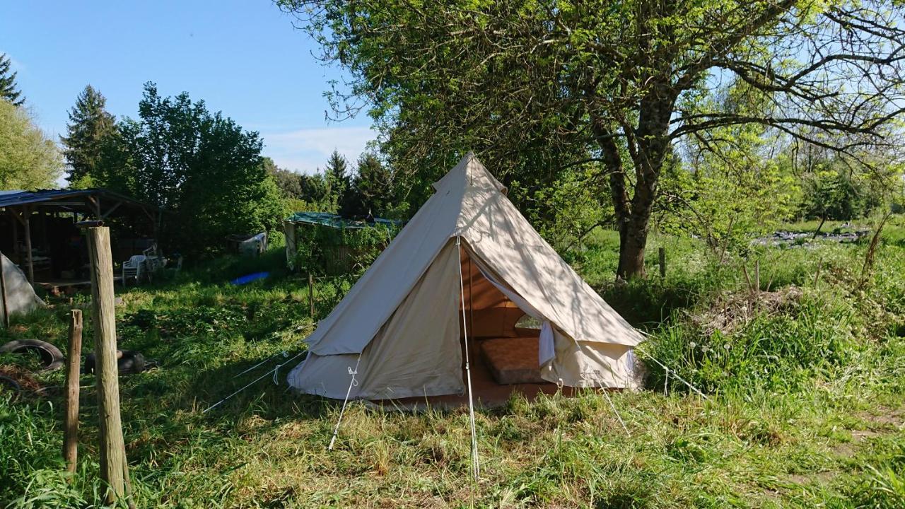Tente En Permaculture Pirate Creysse  Bagian luar foto